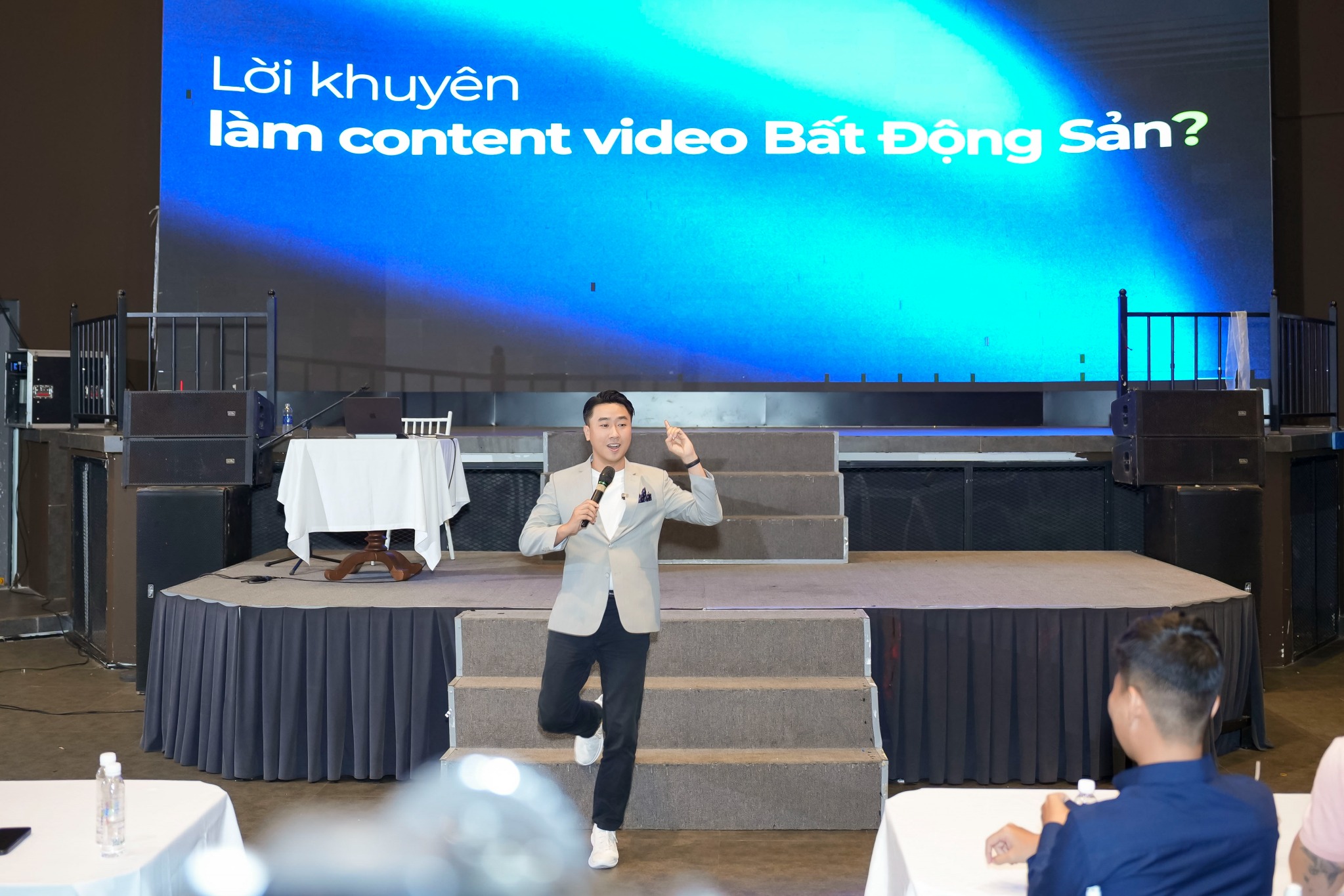 Duy chia sẻ trực tiếp tại một chương trình offline